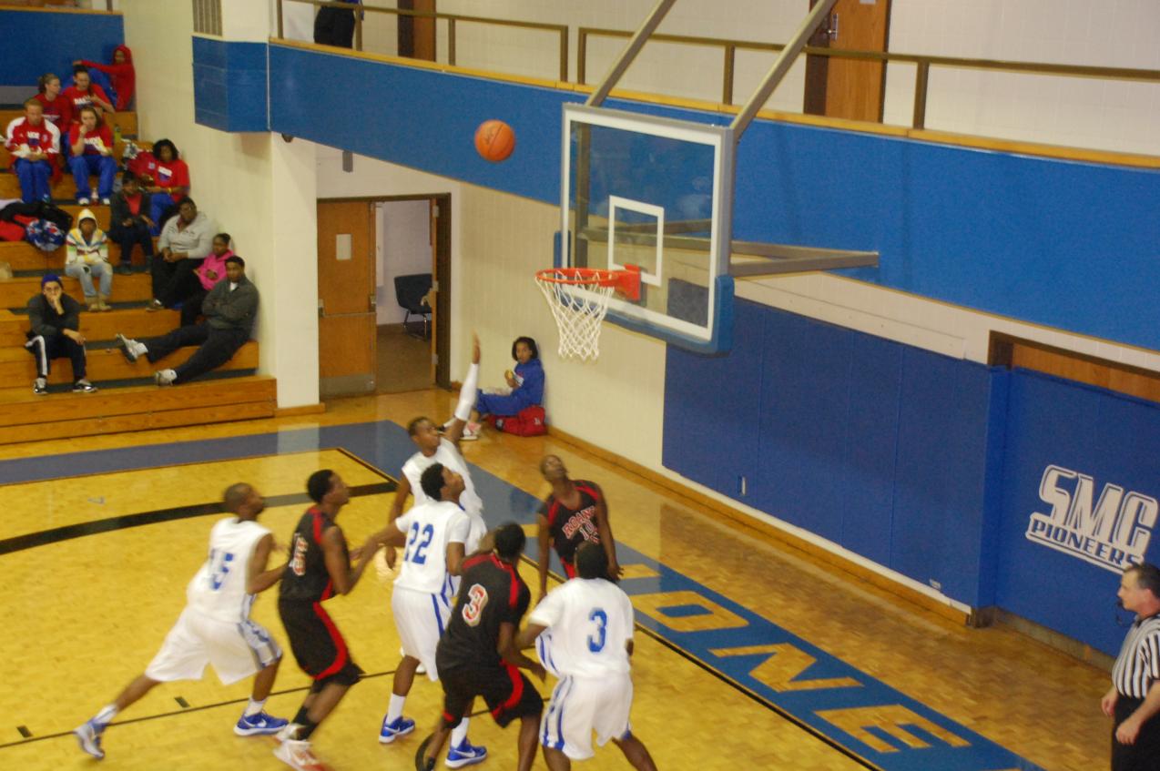 Men&rsquo;s Basketball Climbs to #3