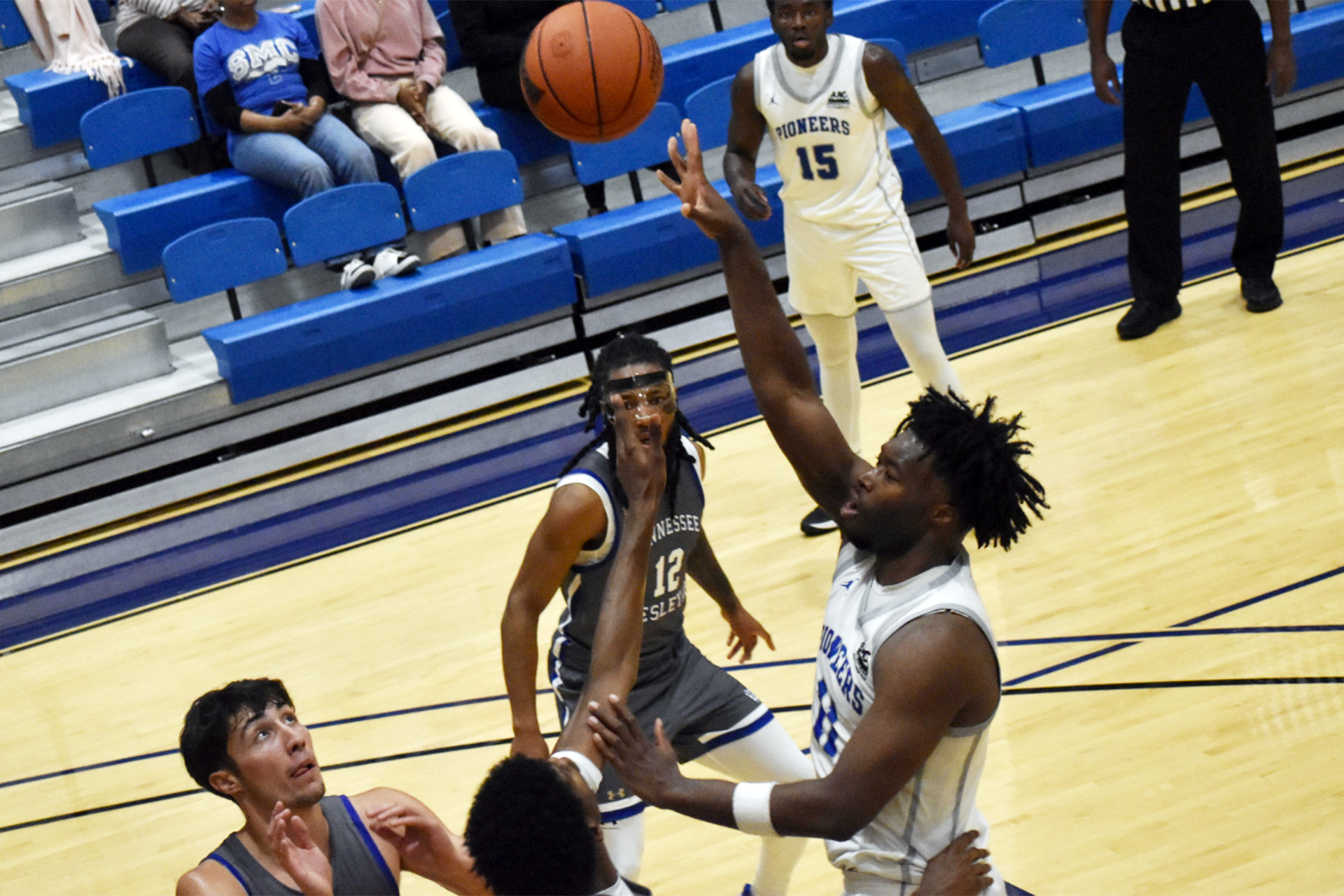 Murithi Scores 22, But SMC Drops Tight Battle to Tennessee Wesleyan