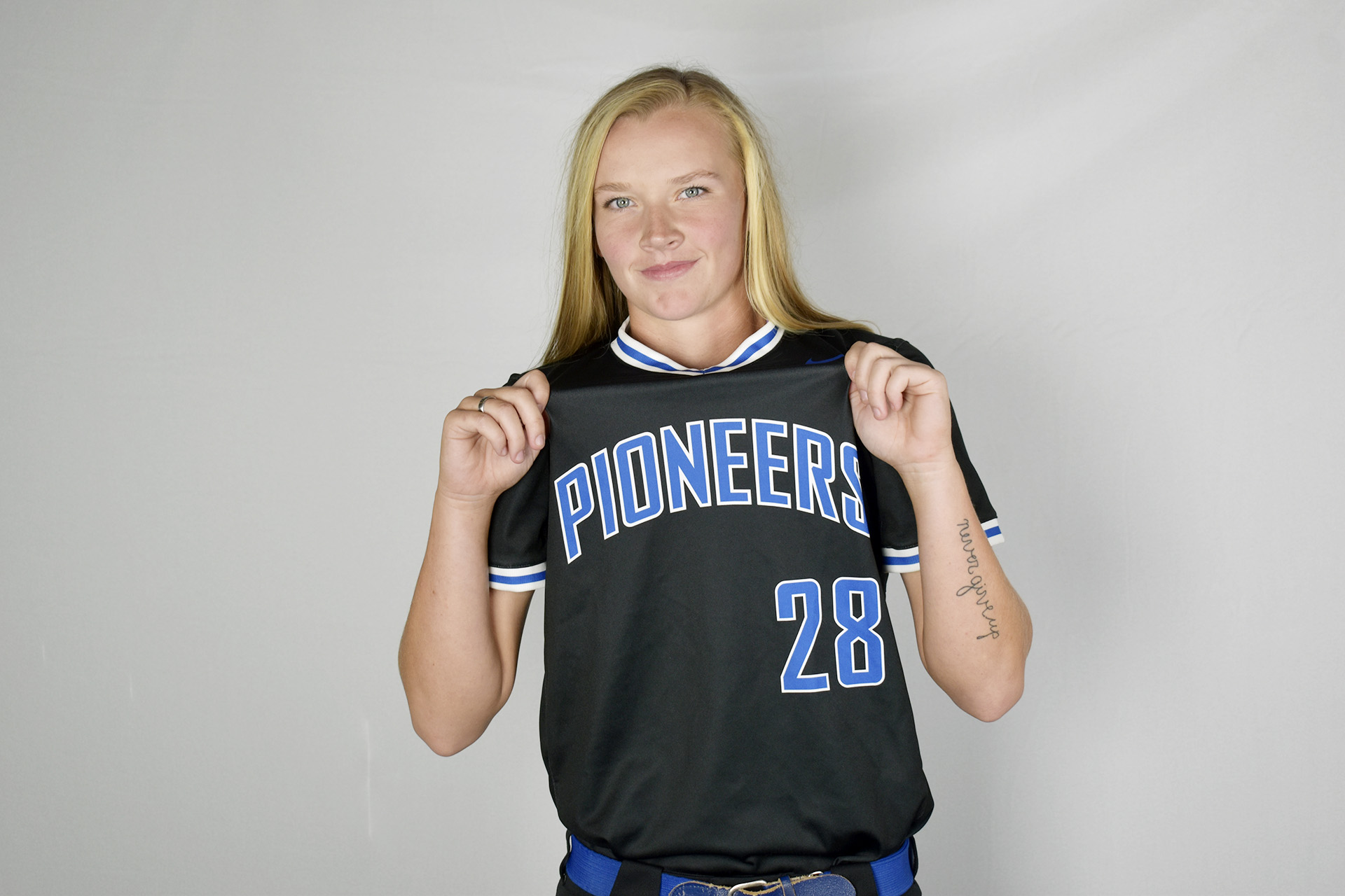 Pioneers Split on Day One of Cola Classic