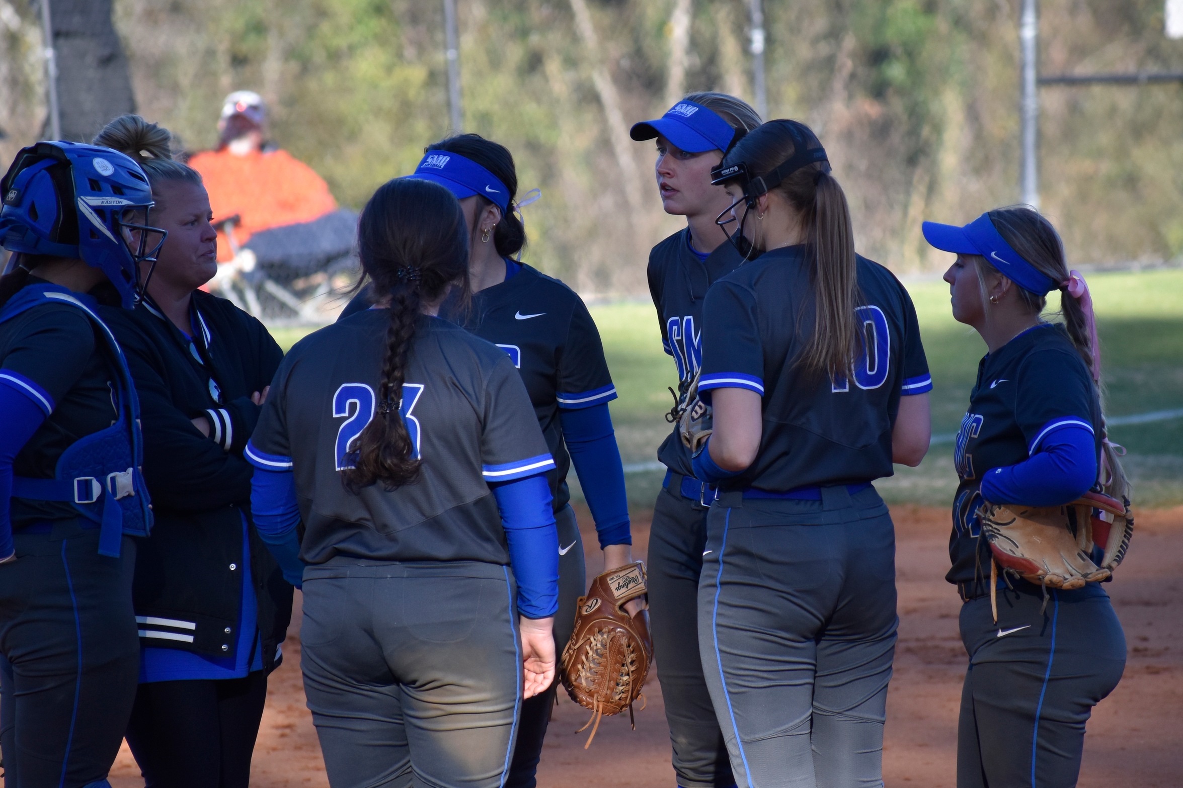 Pioneers Win Pair on First Day of Fastpitch Dreams Classic