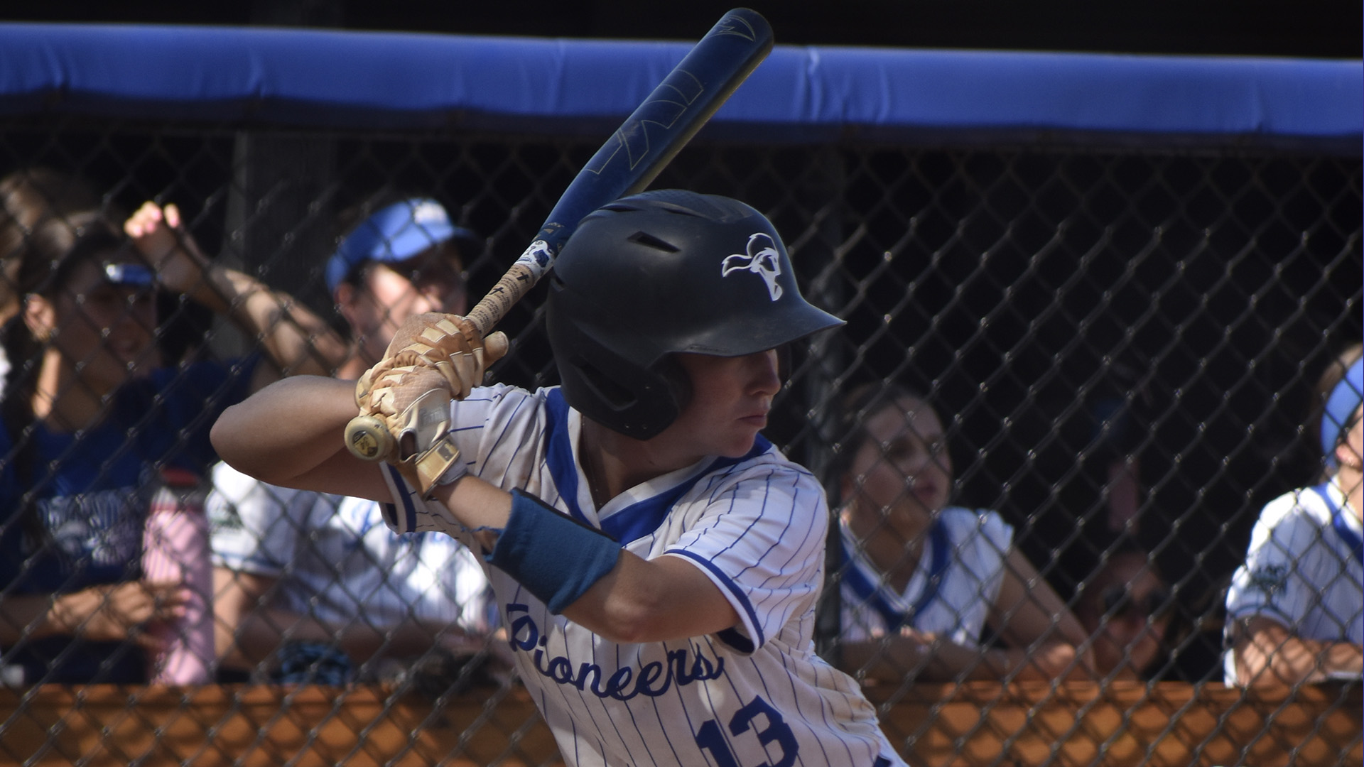 Pioneers Sweep TWU to End Home Schedule