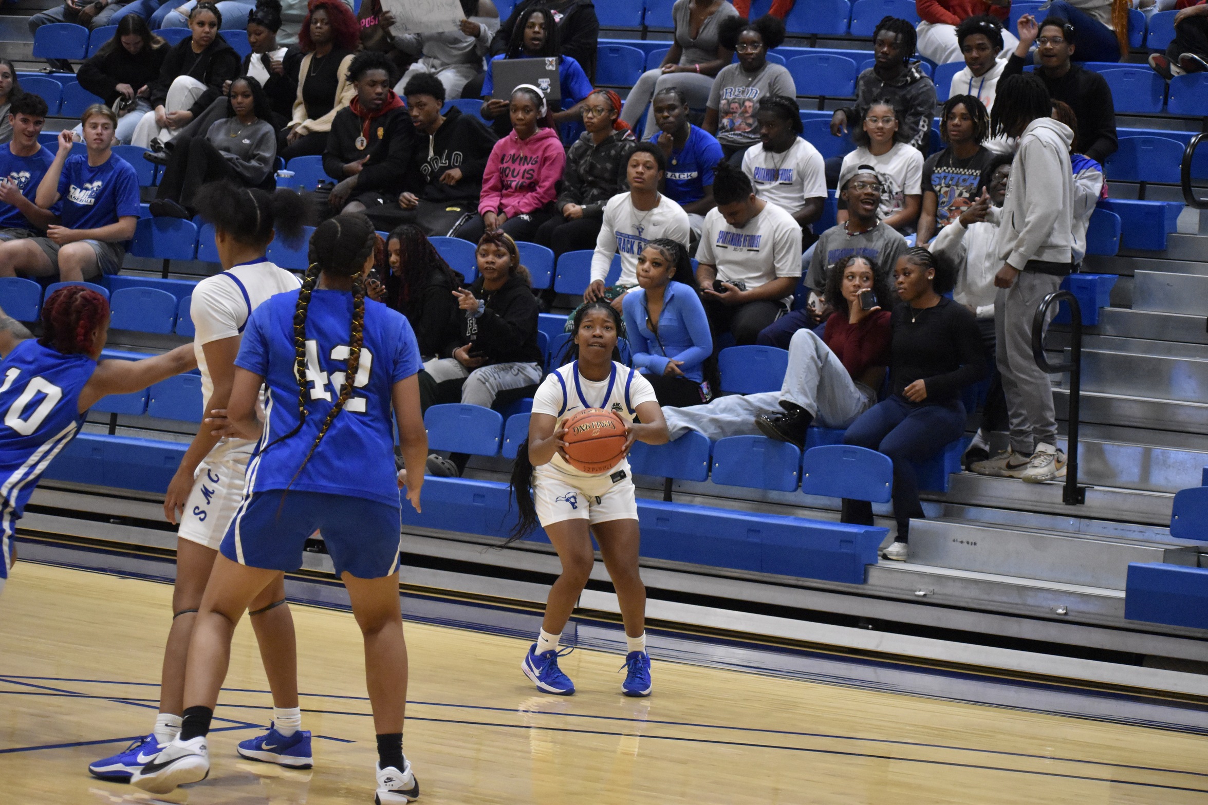 Pioneers Feed Off Home Crowd in 82&ndash;60 Victory Over Voorhees