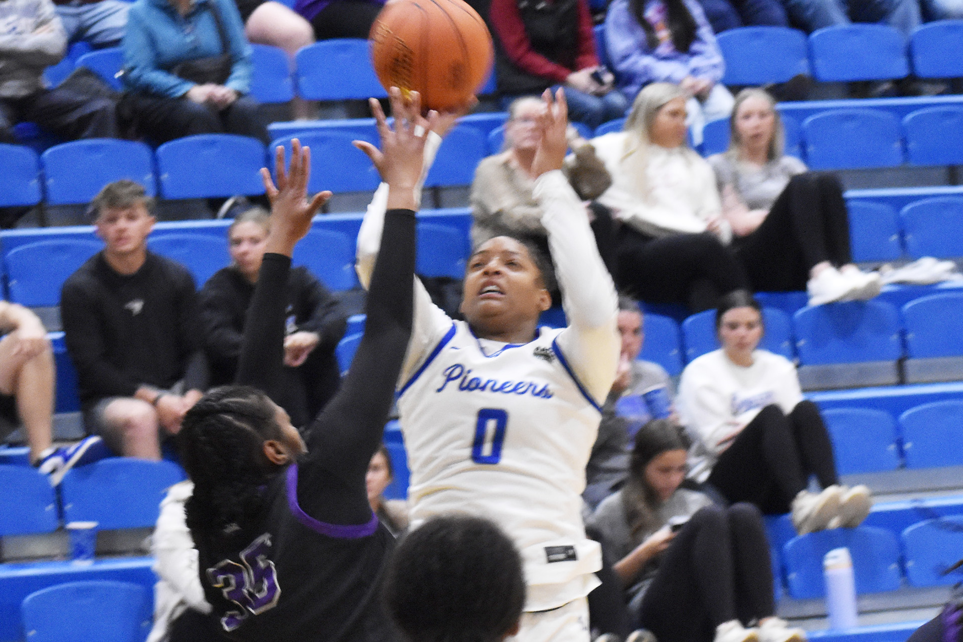Kamya Hatten // Photo by Bryan Guerrero / SMC Sports Communications