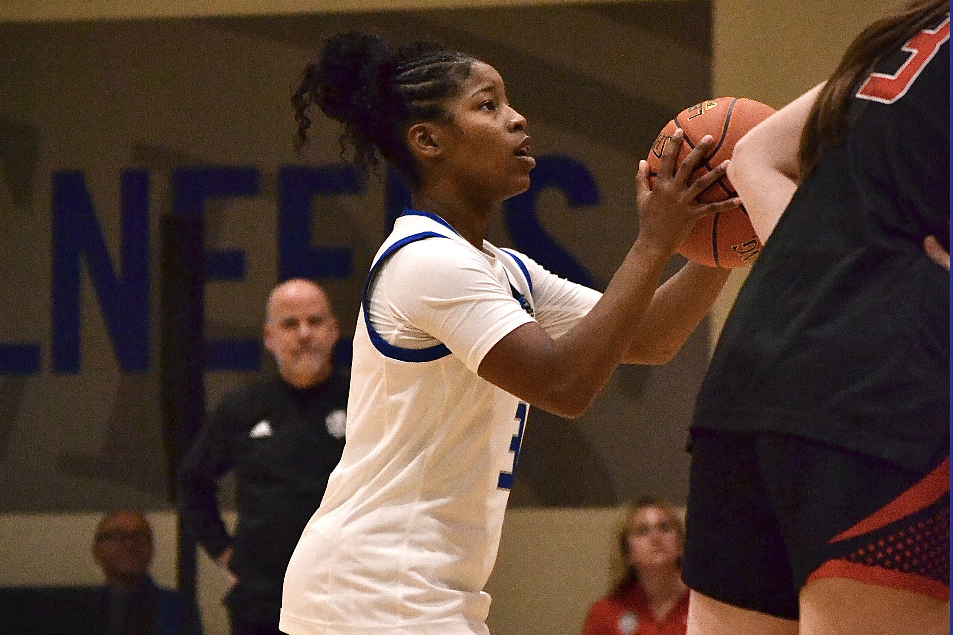 Halle Traylor / Photo by Lexi Johnson (SMC Sports Communications)