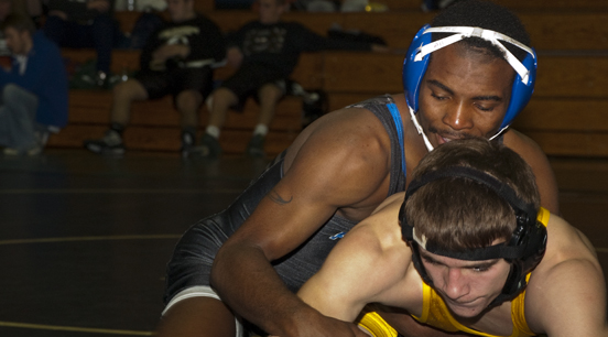 Six Pioneer Wrestlers Qualify for Nationals