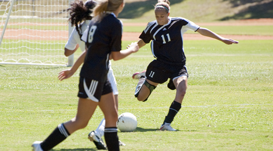 Women's Soccer Advances to Region 10 Semifinals