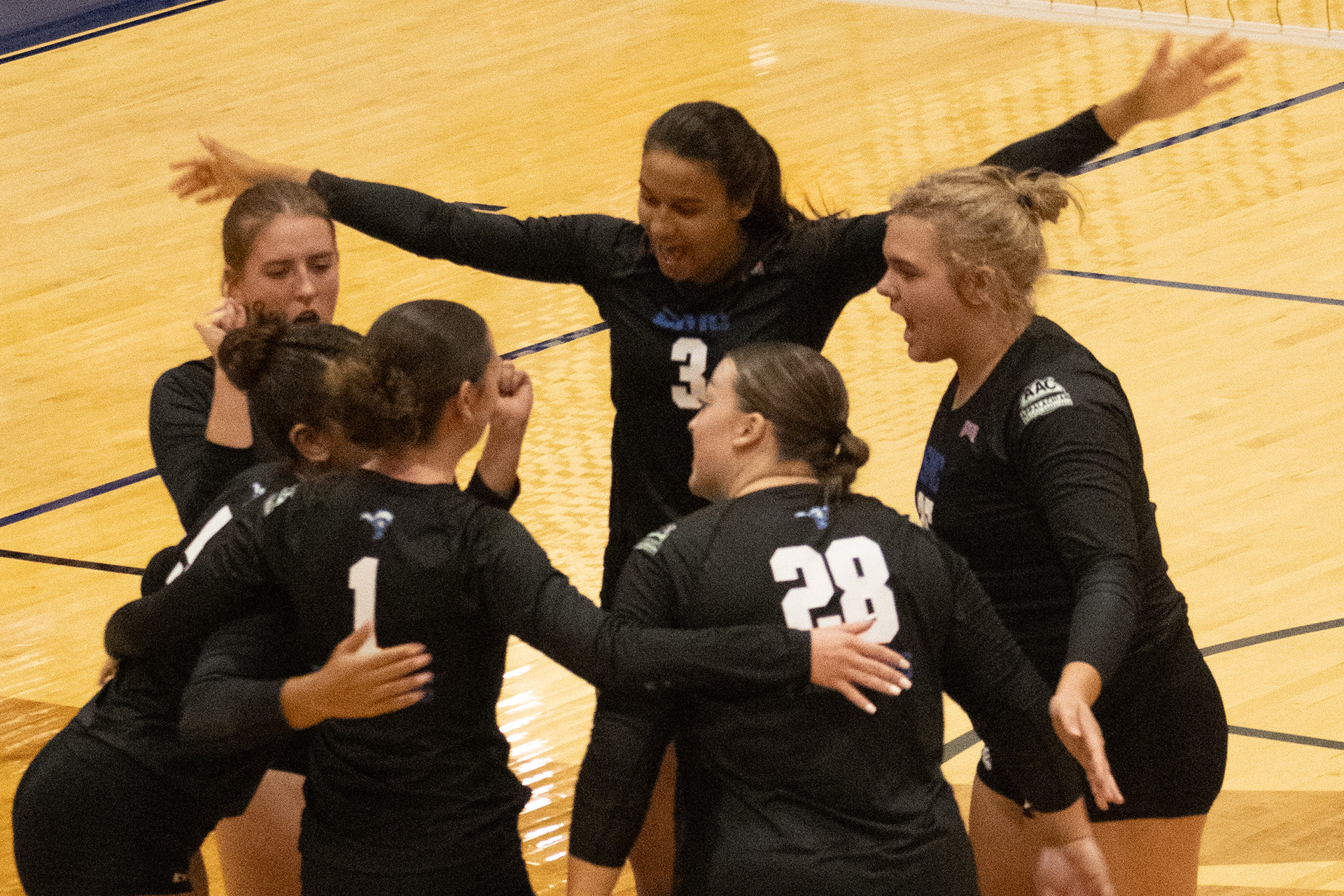 Pioneers Drop Tight Three-Set Match at Brenau