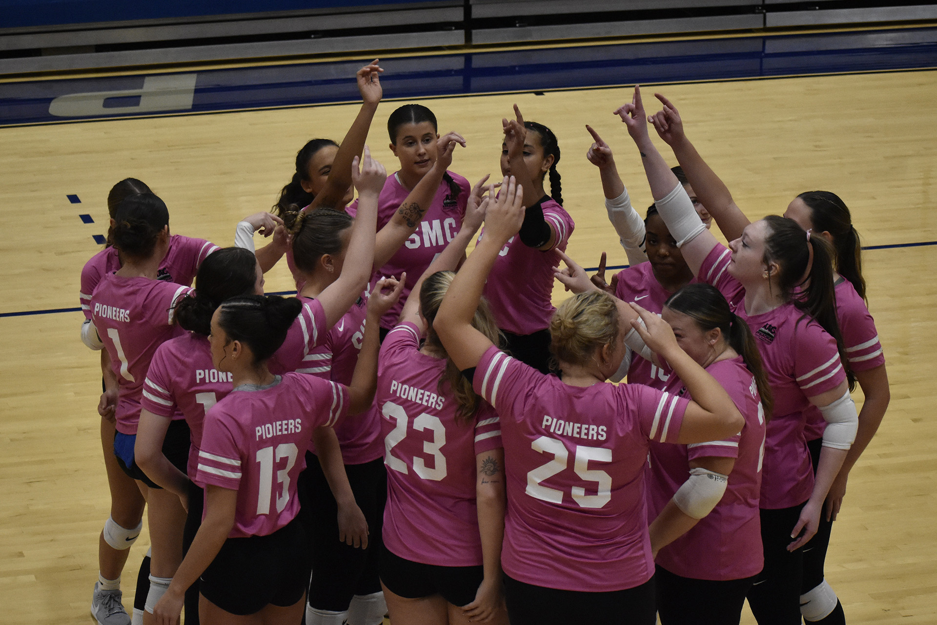 Pioneers Power Past Truett McConnell for Straight-Set Win