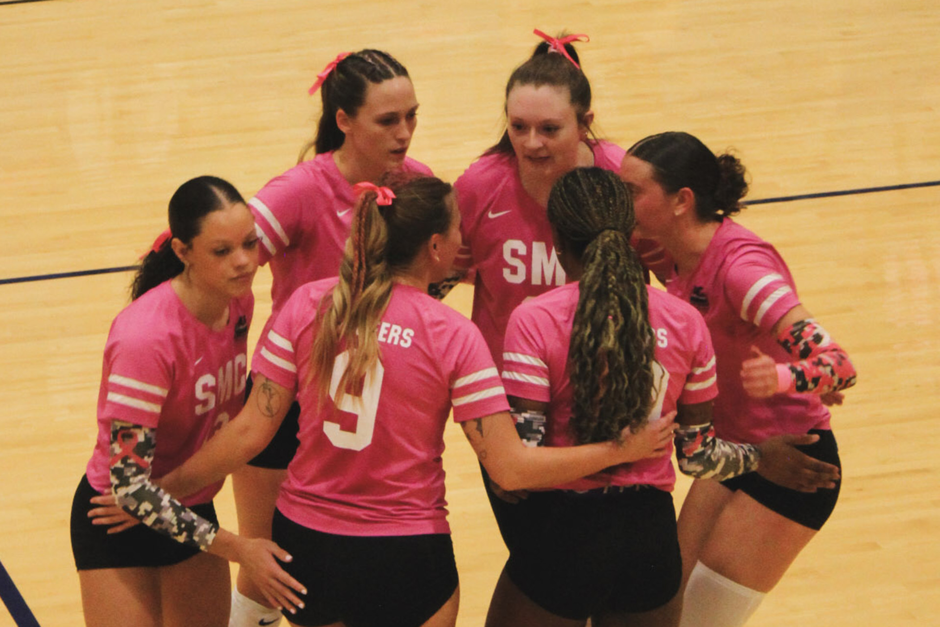 CIU&rsquo;s Hot Hitting Hands SMC 3-0 Setback in Road Finale